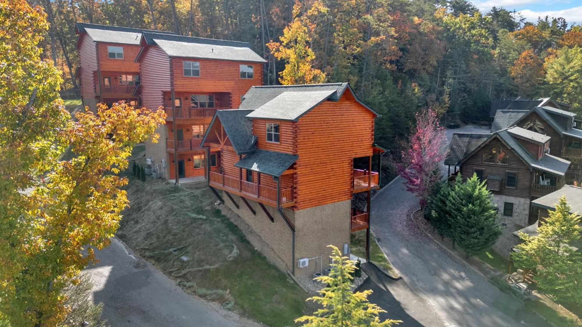 New Luxury Cabin With Indoor Pool, Hot Tub, & Theater Villa Pigeon Forge Eksteriør bilde